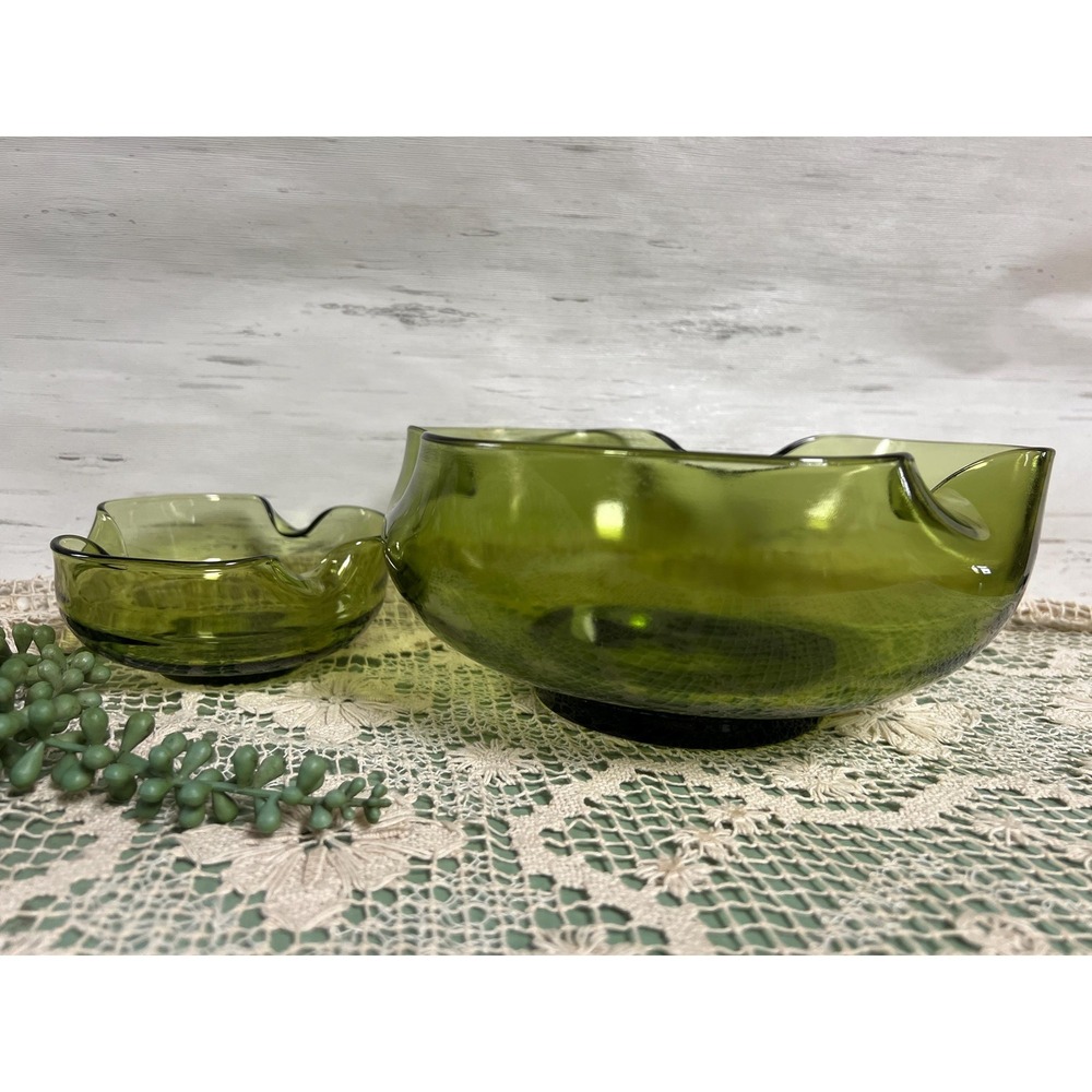 Vintage Avocado Green Glass Anchor Hocking Chip dip Bowl set Wavy Pinched Design